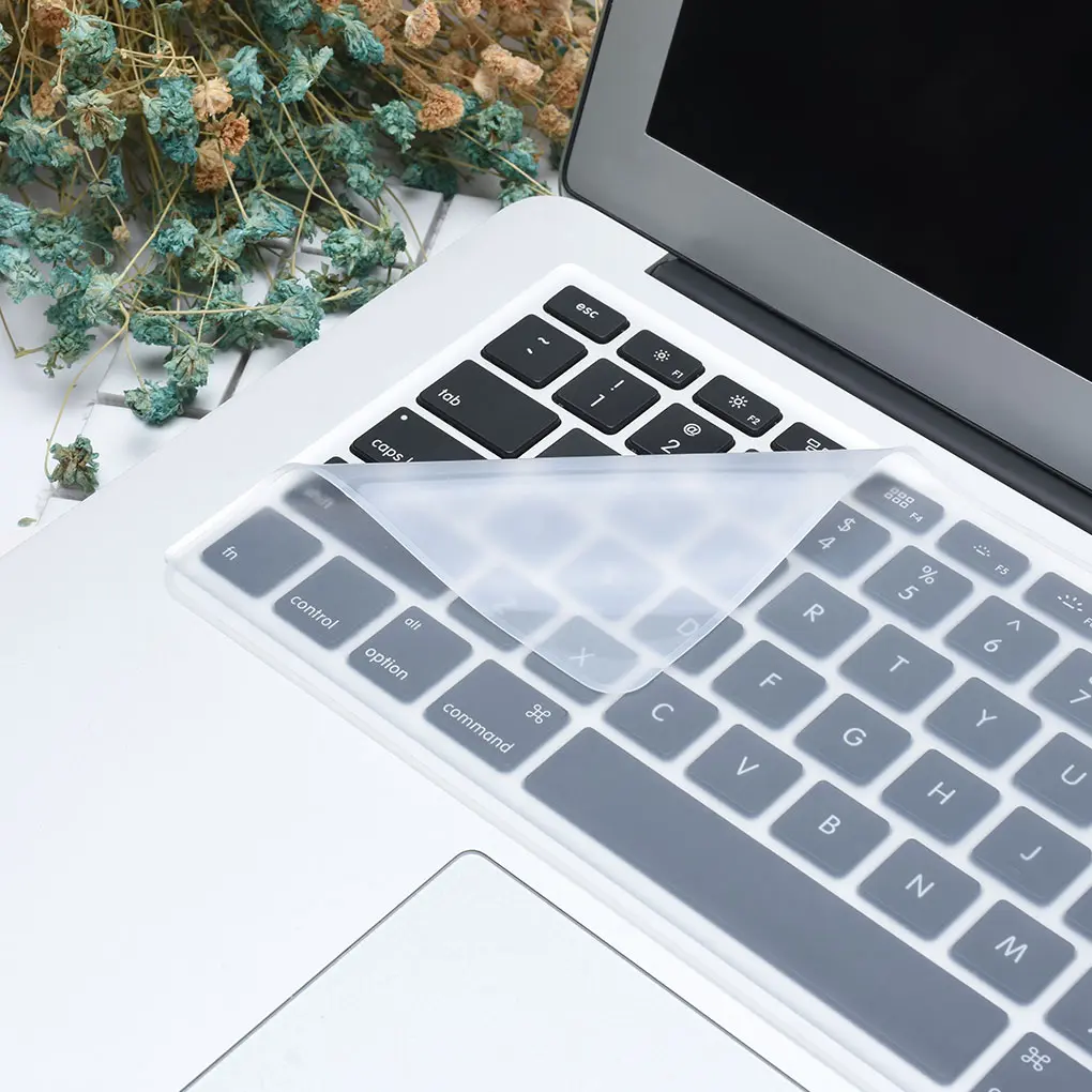 PROTECTOR DE TECLADO P/LAPTOP DE  15.6" — fotografía referencial